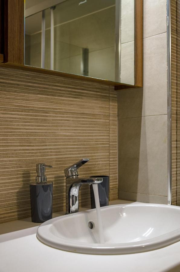 Nice 1Bd Apartment Close To Metro Station Ampelokipoi أثينا المظهر الخارجي الصورة